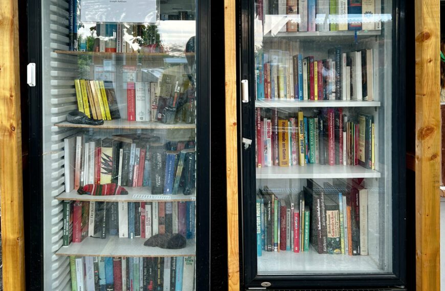 Bücherbox auf dem Vereinsgelände